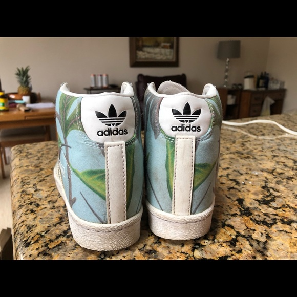 Adidas - Picture 2 of 8